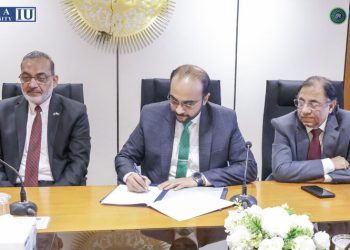 iqrauniversity__iuceif__mousigningceremony__centr (4)